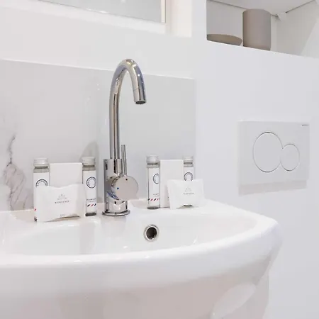 Charming And Peaceful - 2p - Pigalle *